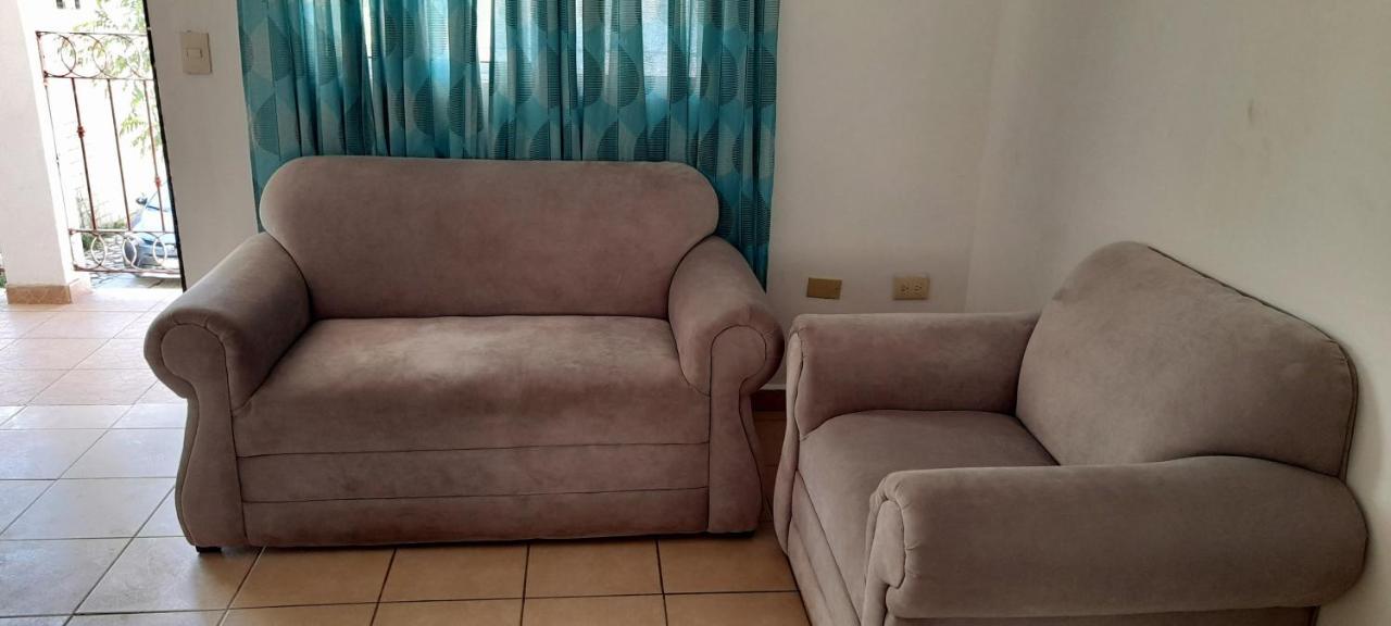 Hospedaje Parras Паррас-де-ла-Фуэнте Экстерьер фото